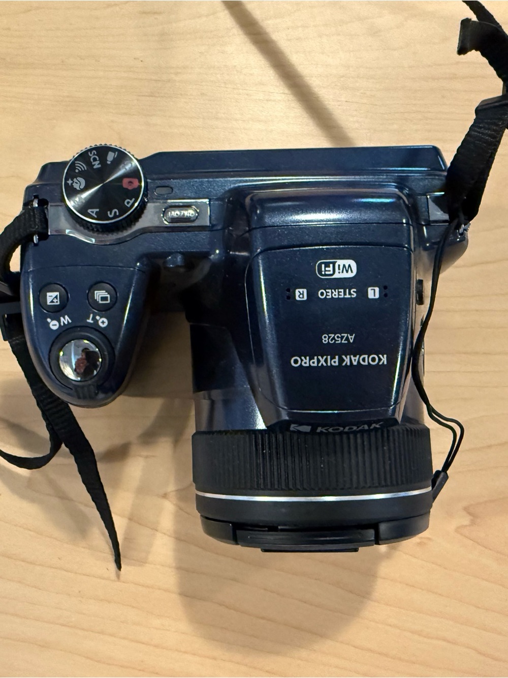 Kodak PIXPRO AZ528 Digital Camera with box